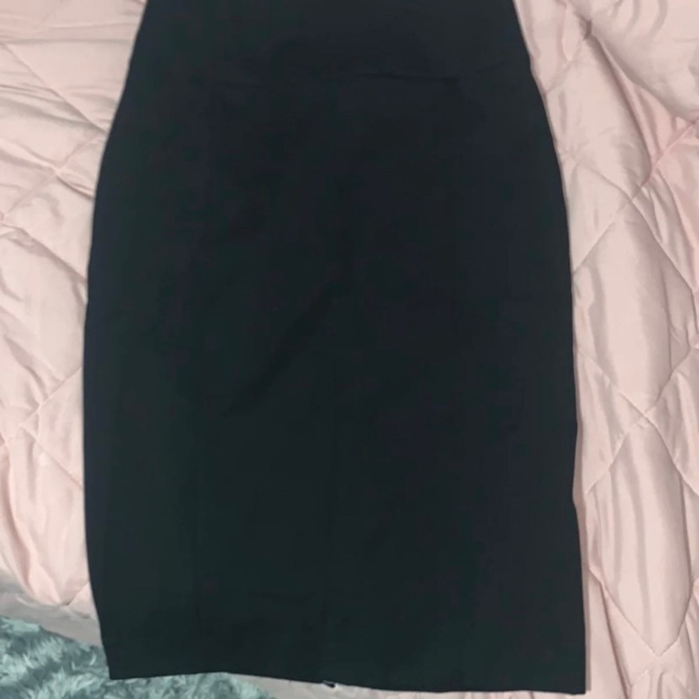 Express pencil skirt NWT size 4 slit in the back